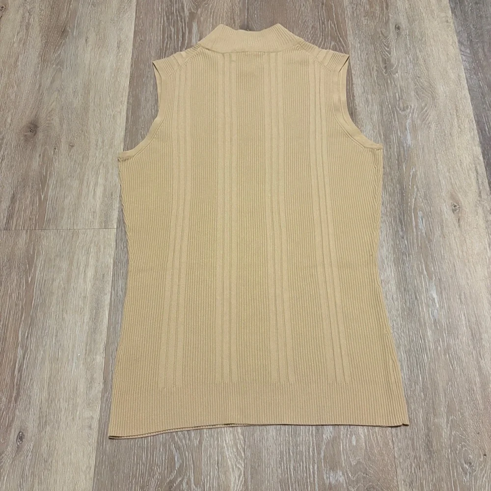 Dress Barn Sleeveless Ribbed High Neck Top Size Medium - Picture 2 of 5